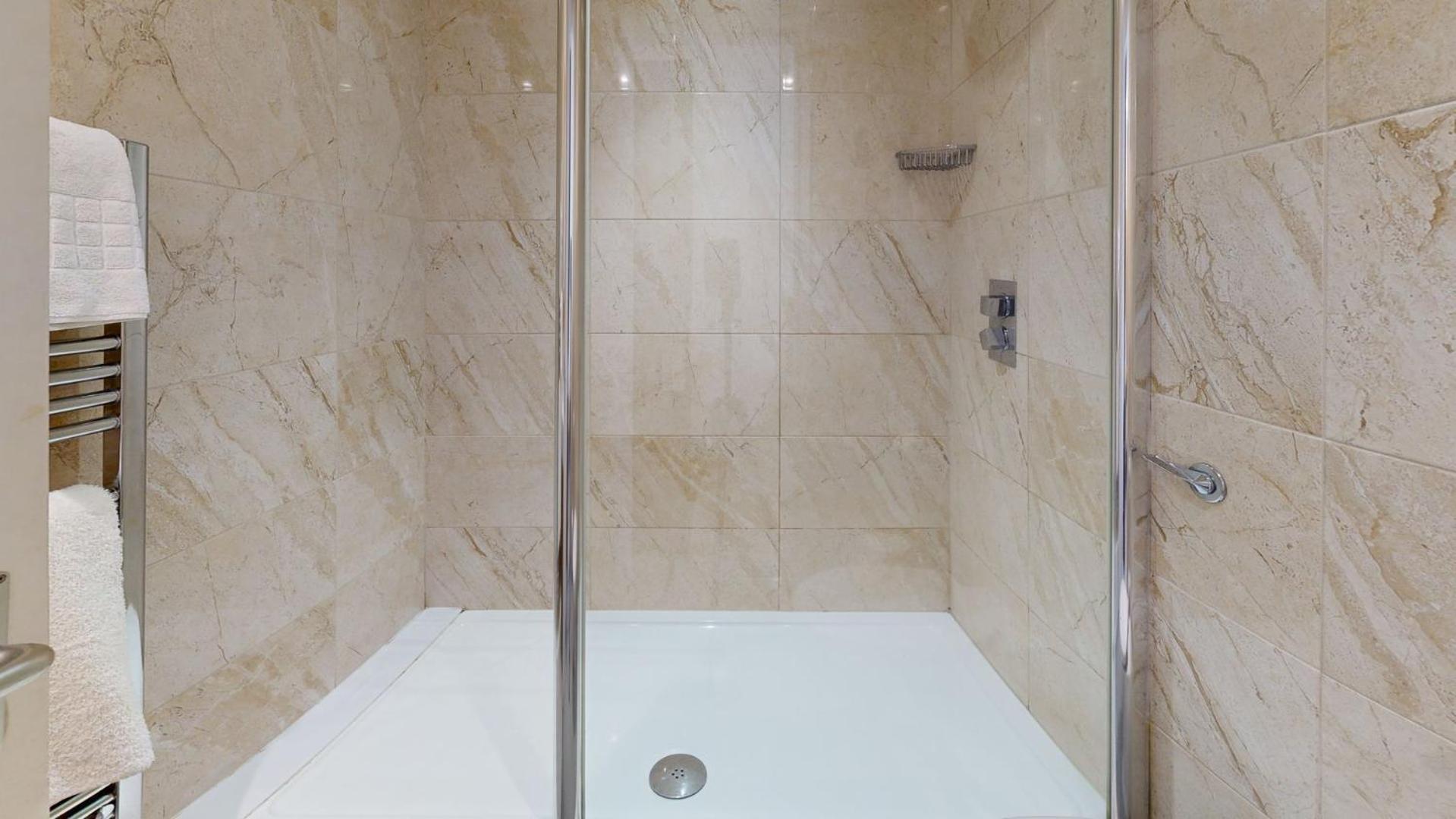 Cim Business Centre Hotel Мейдънхед Екстериор снимка
