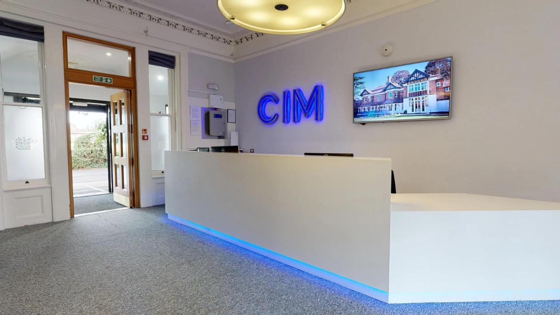 Cim Business Centre Hotel Мейдънхед Екстериор снимка