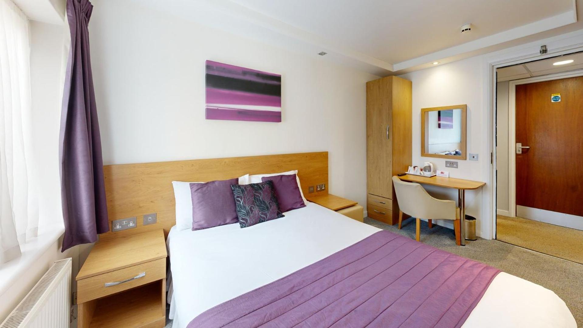 Cim Business Centre Hotel Мейдънхед Екстериор снимка
