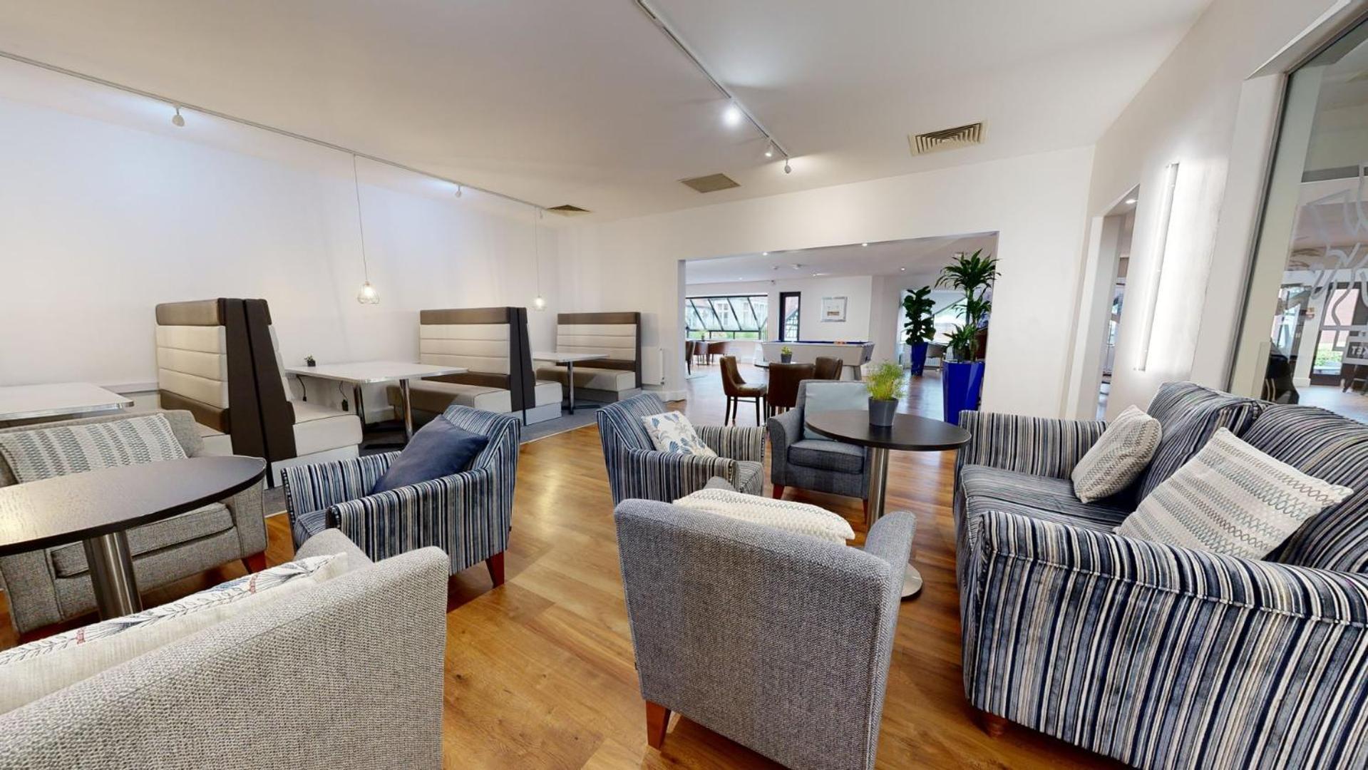 Cim Business Centre Hotel Мейдънхед Екстериор снимка