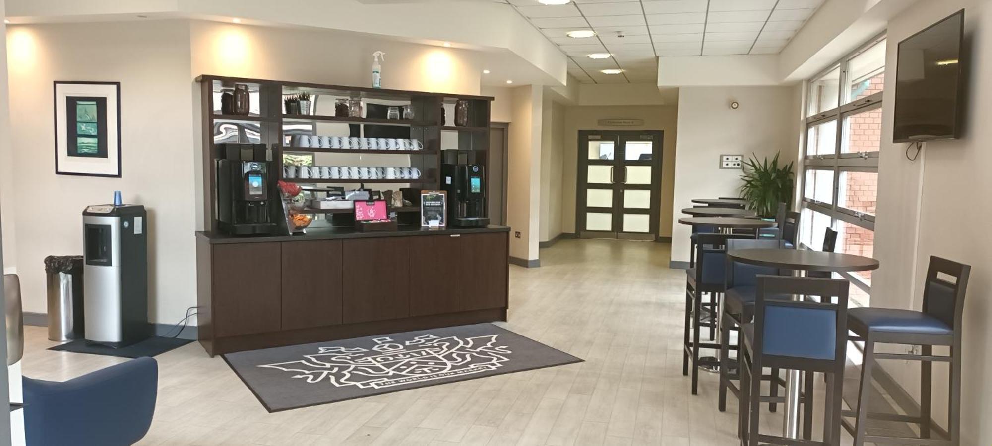 Cim Business Centre Hotel Мейдънхед Екстериор снимка